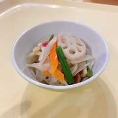 รูปของ 根菜とベーコンの塩きんぴら