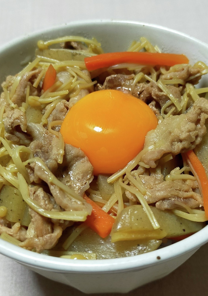 こんにゃくとエノキですき焼き風豚丼-レシピのメイン写真