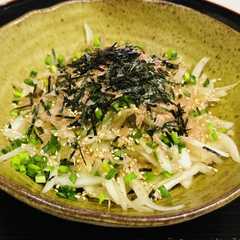 รูปของ 和風☆新玉ねぎのサラダ