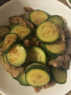 豚肉とズッキーニの生姜炒め-レシピのメイン写真
