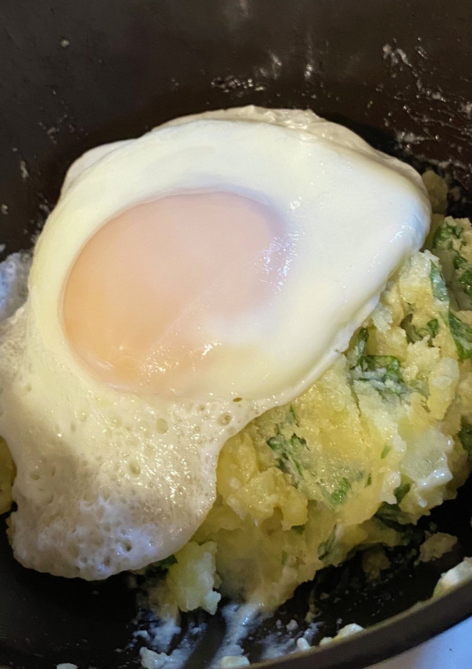 目玉焼きのせ和風ポテサラ-レシピのメイン写真