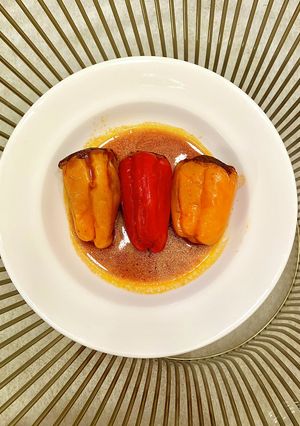 丸ごとピーマンの肉詰め煮込み-レシピのメイン写真