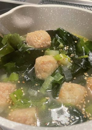 冷凍肉団子とわかめのスープ-レシピのメイン写真
