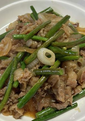 肉とニンニクの茎炒め(身内専用)-レシピのメイン写真