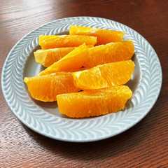 รูปของ 簡単で食べやすい！オレンジの切り方