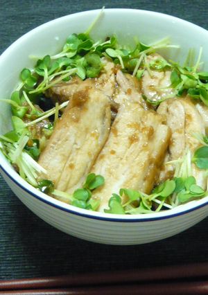 レンジで簡単★鶏腿肉の照り焼き丼-レシピのメイン写真