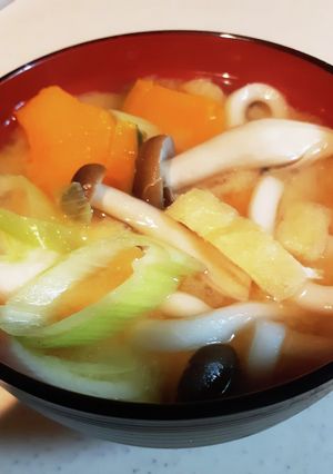 袋うどんで。南瓜入り♪具沢山のお味噌汁-レシピのメイン写真