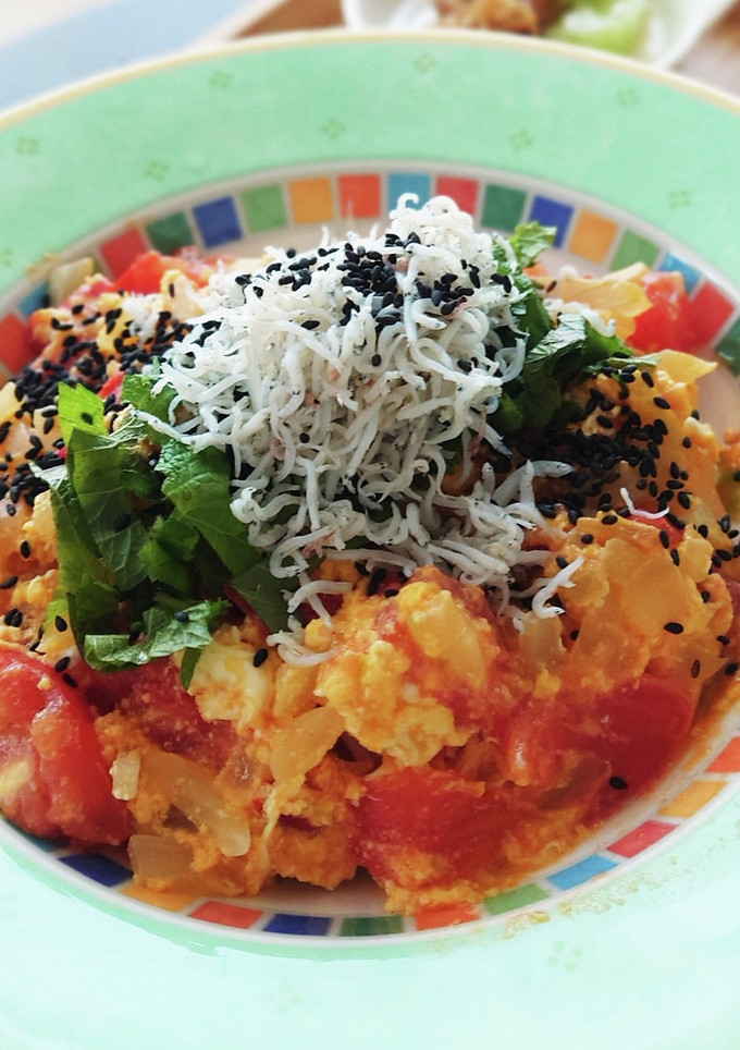 ふわふわ卵とトマトの炒め物〜しらす乗せ〜-レシピのメイン写真