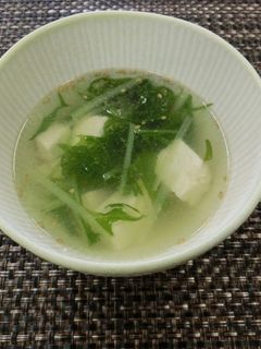 ゴマ香る豆腐と水菜の中華スープ-レシピのメイン写真