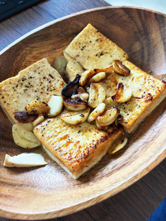 豆腐とニンニクのバターしょうゆ炒め-レシピのメイン写真