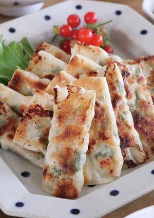 ヘルシー♪ゴロゴロむね肉とニラの棒餃子-レシピのメイン写真