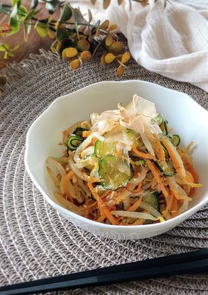 学校給食再現☆もやしと人参の花鰹サラダ。-レシピのメイン写真