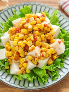夏バテ対策◎梅とうもろこしの豆腐サラダ-レシピのメイン写真