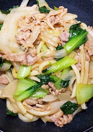 青梗菜・新玉ねぎ・牛肉のオイスターうどん-レシピのメイン写真