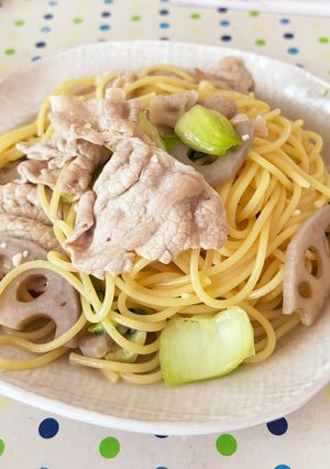 【白だしで】チンゲン菜と蓮根の和風パスタ-レシピのメイン写真