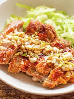 簡単!揚げない鶏もも油淋鶏(ネギソース)-レシピのメイン写真