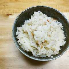 รูปของ ちりめんじゃこと梅干しの炊き込みご飯