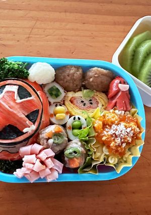 ブンブンジャー・ブンレッドキャラ弁-レシピのメイン写真