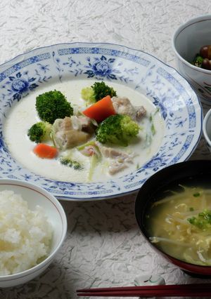 鶏肉とブロッコリーの牛乳煮込み献立-レシピのメイン写真