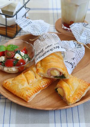 のび～るチーズとバジルと生ハムのパイ包み-レシピのメイン写真