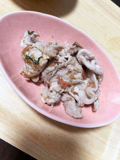 豚肉の大葉と梅の塩胡椒炒め-レシピのメイン写真