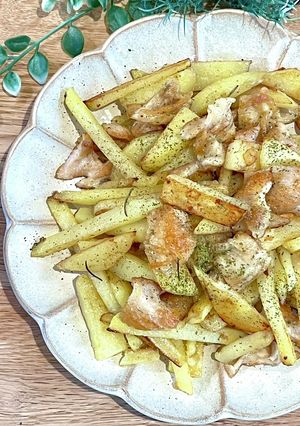 油不要＊鶏皮とじゃがいものカリホク炒め-レシピのメイン写真