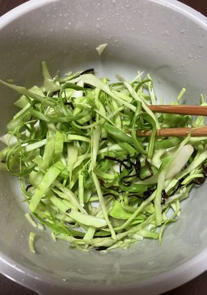 おいしくないキャベツの千切りを食べる-レシピのメイン写真