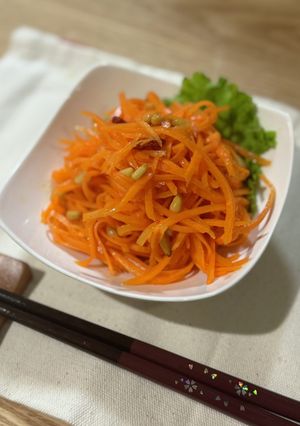 松の実入りにんじんラペ-レシピのメイン写真