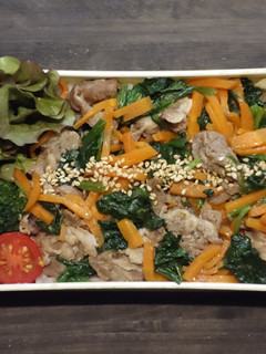 豚肉とほうれん草とにんじんの丼弁当-レシピのメイン写真