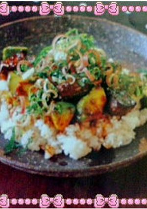 サイコロステーキとアボガドの丼ぶり-レシピのメイン写真
