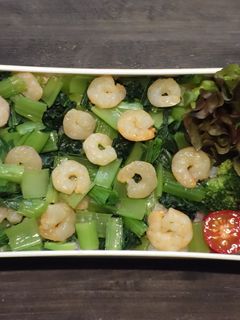 えびと小松菜のめんつゆ和えの丼弁当-レシピのメイン写真