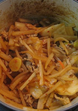 ルクルーゼで作る　大根のキムチ炒め煮-レシピのメイン写真