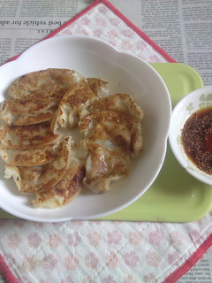 珉珉のセミ餃子付属のタレシラチャソース2-レシピのメイン写真