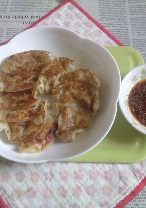 珉珉のセミ餃子付属のタレシラチャソース２-レシピのメイン写真