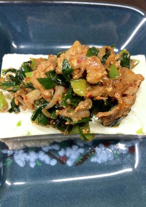 ニラ豚キムチもやし炒めの冷奴　263-レシピのメイン写真