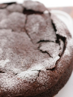フランス風ふんわりチョコレートケーキ-レシピのメイン写真
