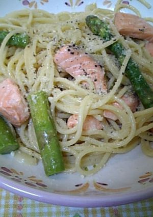 サーモンとアスパラのクリームパスタ-レシピのメイン写真