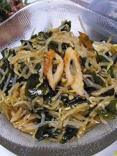 簡単♪美味♪もやしとワカメと竹輪の酢の物-レシピのメイン写真