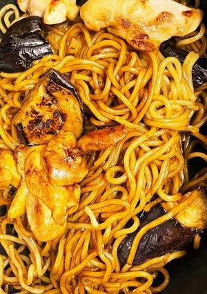 一人暮らし10分以内なすと鶏焼きそば-レシピのメイン写真