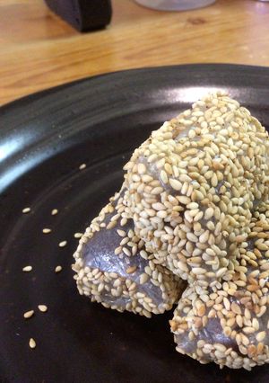 ライスペーパーで作る!もちもち胡麻団子-レシピのメイン写真