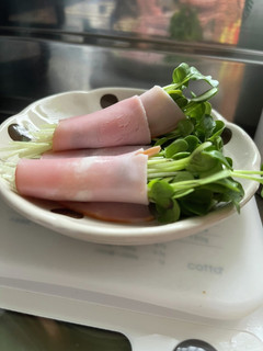 貝割れをハムで巻く-レシピのメイン写真