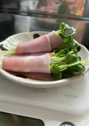 貝割れをハムで巻く-レシピのメイン写真