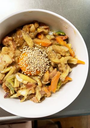 お一人様野菜たっぷりレモン味ウインナー丼-レシピのメイン写真