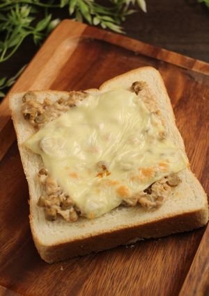 簡単！穂先ごぼうのツナトースト-レシピのメイン写真