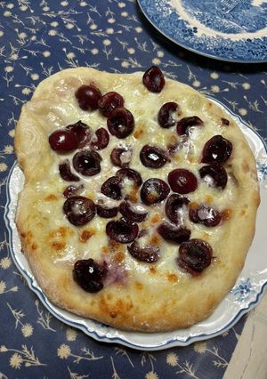 アメリカンチェリーのピザ-レシピのメイン写真