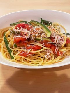 簡単にトマトとオクラ、シラスの冷製パスタ-レシピのメイン写真