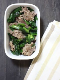 ニラと豚肉のめんつゆ和え-レシピのメイン写真