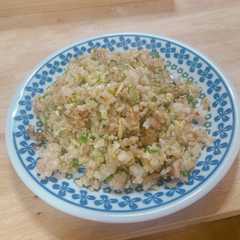 รูปของ セロリの葉っぱでさっぱり炒飯