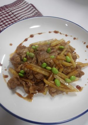 フライドポテトと豚バラの焼き鳥のタレ炒め-レシピのメイン写真
