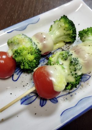 ミニトマトとブロッコリーのチーズ焼き-レシピのメイン写真